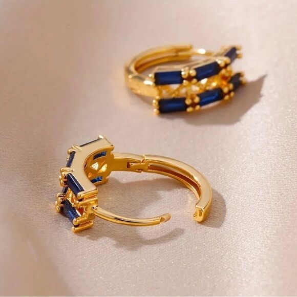 ✨🆕✨ Elegant 18K Plated Gold Simulated Sapphire Blue Hoop Earrings✨ - Picture 4 of 13